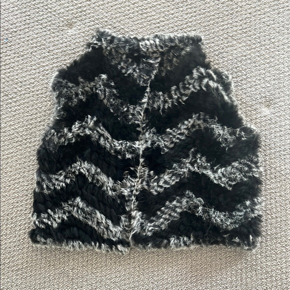 Chic real Rabbit Black and White Fur Vest-MARC by Marc Jacobs - Picture 1 of 4